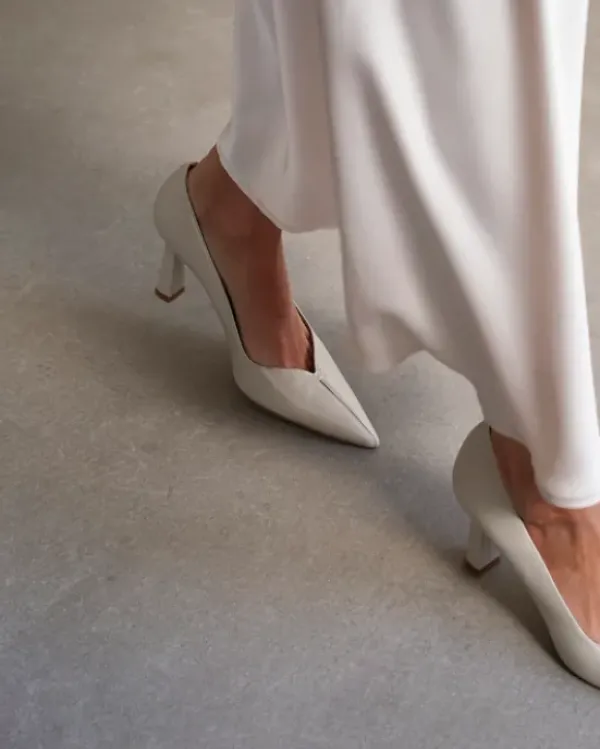 Flattered - Rose leather korkokengät, creme